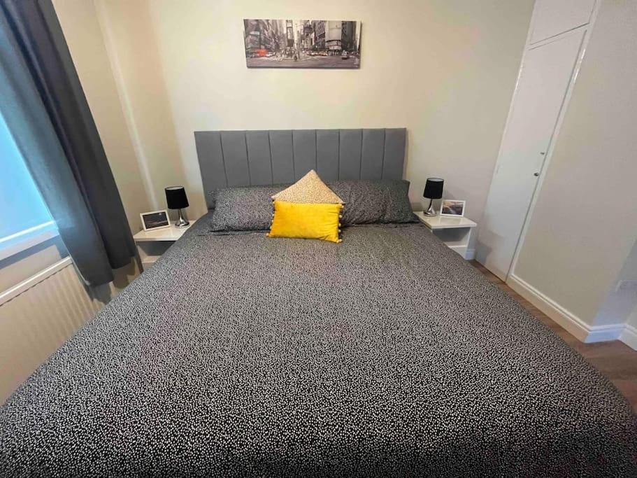 Cosy 4 Bed Bungalow In Quiet Residential Area! Strabane Bagian luar foto